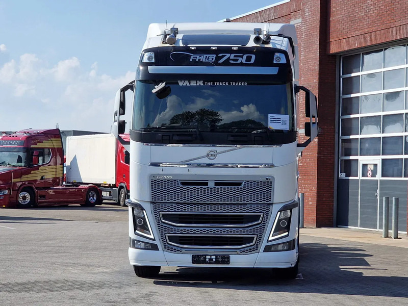Volvo FH 16.750 Globetrotter 6x2 BDF - Retarder - HUB reduction - Euro 5 - 4.90 WB - Kamion za prevoz kontejnera/ Kamion sa promenjivim sandukom: slika 2 Volvo FH 16.750 Globetrotter 6x2 BDF - Retarder - HUB reduction - Euro 5 - 4.90 WB - Kamion za prevoz kontejnera/ Kamion sa promenjivim sandukom: slika 2