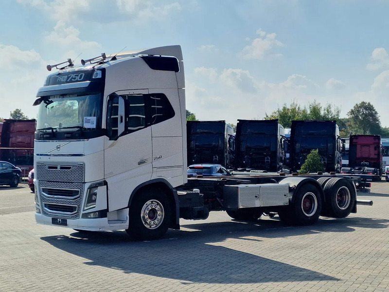 Volvo FH 16.750 Globetrotter 6x2 BDF - Retarder - HUB reduction - Euro 5 - 4.90 WB - Kamion za prevoz kontejnera/ Kamion sa promenjivim sandukom: slika 3 Volvo FH 16.750 Globetrotter 6x2 BDF - Retarder - HUB reduction - Euro 5 - 4.90 WB - Kamion za prevoz kontejnera/ Kamion sa promenjivim sandukom: slika 3