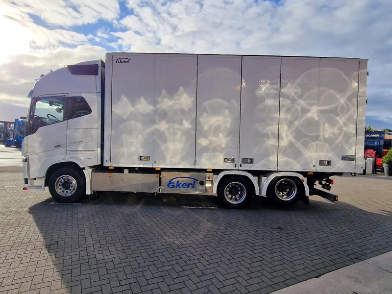 Volvo FH 16.750 Globetrotter XL 6x2 - Ekeri box with sidedoors - Retarder - 4.60 WB - Full air - Kamion sa zatvorenim sandukom: slika 5 Volvo FH 16.750 Globetrotter XL 6x2 - Ekeri box with sidedoors - Retarder - 4.60 WB - Full air - Kamion sa zatvorenim sandukom: slika 5