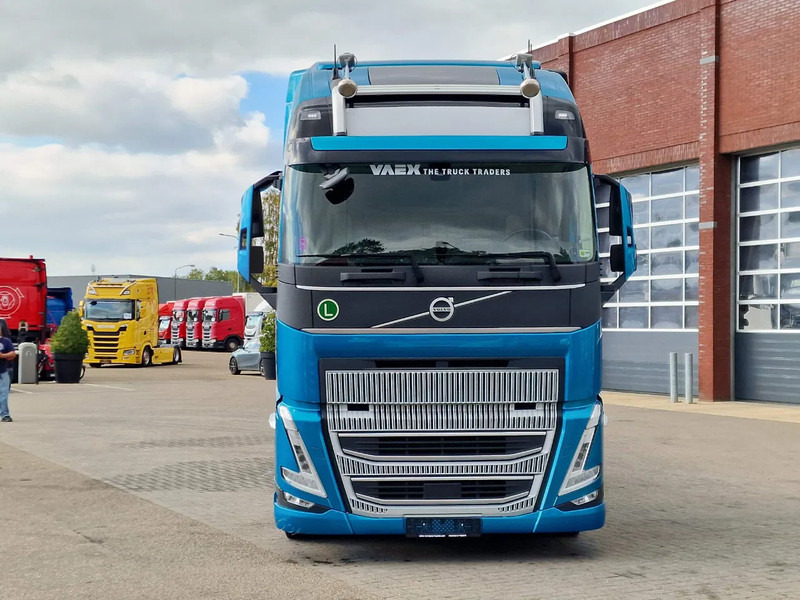 Volvo FH 500 4x2XL Cartransporter "Blyss" Low Kilometer!, in new condition! - Kamion za prevoz automobila: slika 3 Volvo FH 500 4x2XL Cartransporter "Blyss" Low Kilometer!, in new condition! - Kamion za prevoz automobila: slika 3