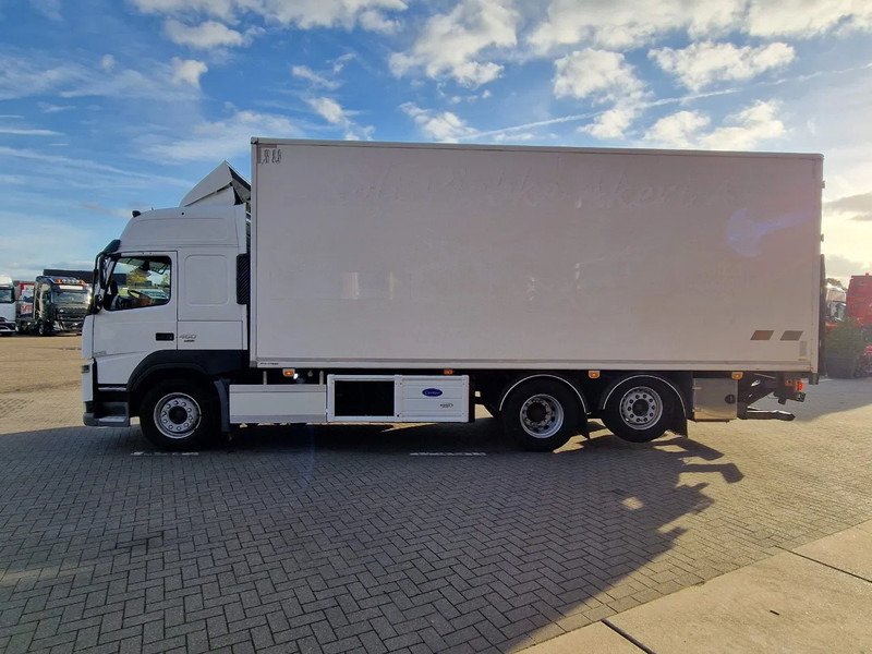 Volvo FM 13.460 Globetrotter 6x2*4 - Frigo Carrier Supra 1150 U MT - Zepro loadlift - Steering axle - Izotermički kamion: slika 4 Volvo FM 13.460 Globetrotter 6x2*4 - Frigo Carrier Supra 1150 U MT - Zepro loadlift - Steering axle - Izotermički kamion: slika 4