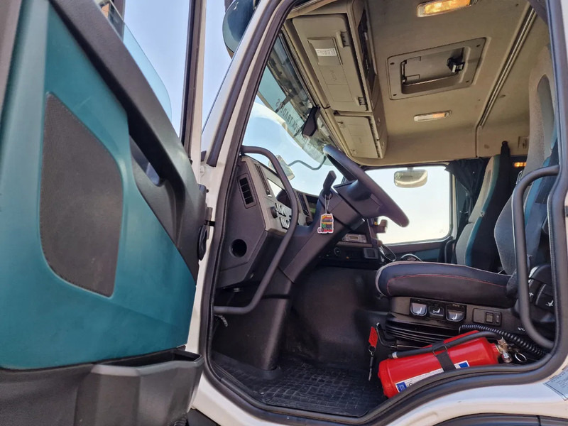 Hladnjača Volvo FM 330 4x2 - Carrier MT 18 Frigo - Loadlift - Full air - Sleepercab: slika 12