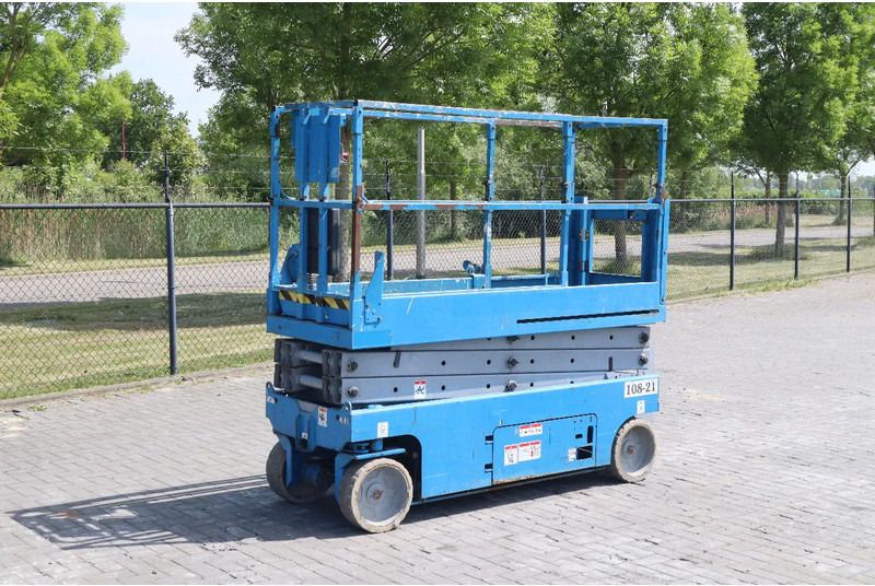 Genie GS-2032 | 8 METER | 363 KG - Lift u obliku makaza: slika 3 Genie GS-2032 | 8 METER | 363 KG - Lift u obliku makaza: slika 3