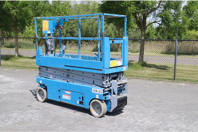 Genie GS-2032 | 8 METER | 363 KG - Lift u obliku makaza: slika 2 Genie GS-2032 | 8 METER | 363 KG - Lift u obliku makaza: slika 2