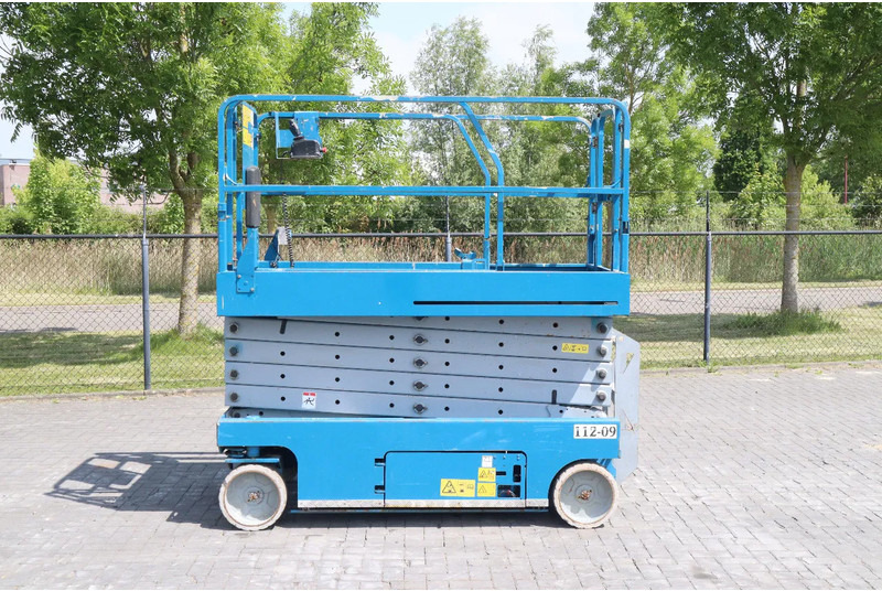 Genie GS-3246 | 12 METER | 318 KG - Lift u obliku makaza: slika 1 Genie GS-3246 | 12 METER | 318 KG - Lift u obliku makaza: slika 1