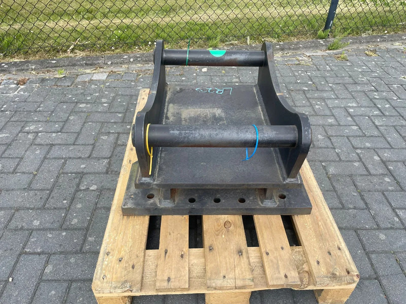 HK Spesialisten S70 | ADAPTER PLATE | DEMAREC DRG 28 / 36 / MQP 25 - Makaze za rušenje za Građevinska mašina: slika 2 HK Spesialisten S70 | ADAPTER PLATE | DEMAREC DRG 28 / 36 / MQP 25 - Makaze za rušenje za Građevinska mašina: slika 2