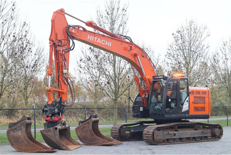 Hitachi ZX225 USRLC-6 | ROTOTILT | 3X BUCKET | TOPCON 3D MC GPS - Bager guseničar: slika 2 Hitachi ZX225 USRLC-6 | ROTOTILT | 3X BUCKET | TOPCON 3D MC GPS - Bager guseničar: slika 2