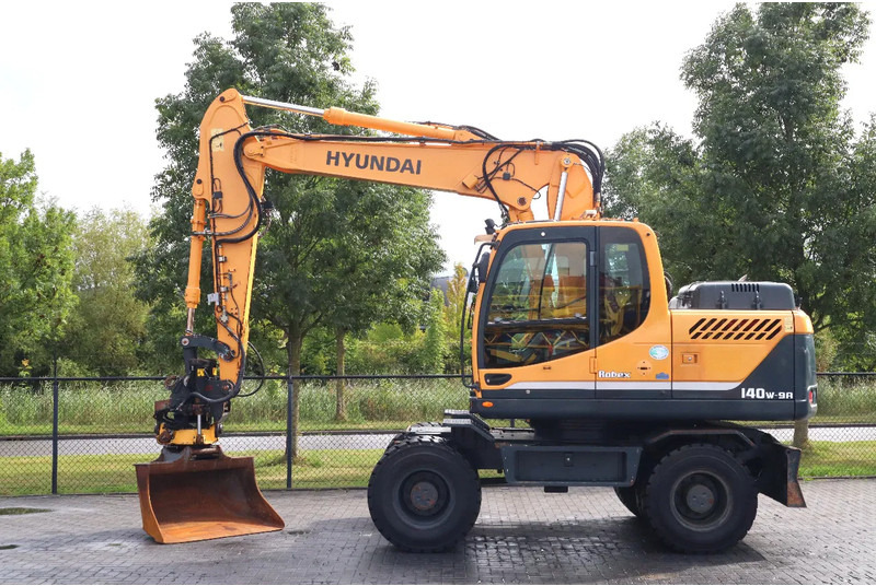 Hyundai ROBEX 140W-9A | ROTOTILT | BUCKET | ONLY 3502 HOUR! | GOOD TIRES - Bager točkaš: slika 1 Hyundai ROBEX 140W-9A | ROTOTILT | BUCKET | ONLY 3502 HOUR! | GOOD TIRES - Bager točkaš: slika 1