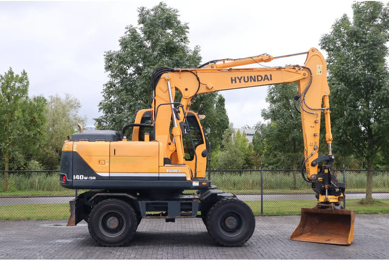 Hyundai ROBEX 140W-9A | ROTOTILT | BUCKET | ONLY 3502 HOUR! | GOOD TIRES - Bager točkaš: slika 4 Hyundai ROBEX 140W-9A | ROTOTILT | BUCKET | ONLY 3502 HOUR! | GOOD TIRES - Bager točkaš: slika 4