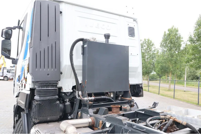 Iveco Stralis X-WAY 570 6X4 FULL STEEL BIG AXLES RETARDER EURO 6 Iveco Stralis X-WAY 570 6X4 FULL STEEL BIG AXLES RETARDER EURO 6: slika 15