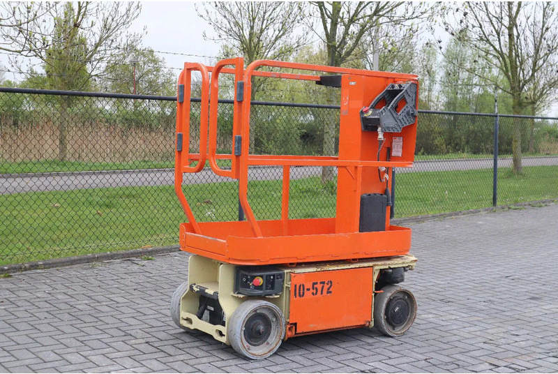 JLG 1230 ES | 5.6 METER | 230 KG - Vazdušna platforma: slika 2 JLG 1230 ES | 5.6 METER | 230 KG - Vazdušna platforma: slika 2