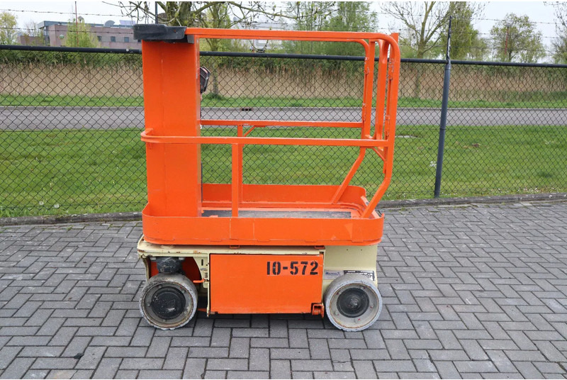 JLG 1230 ES | 5.6 METER | 230 KG - Vazdušna platforma: slika 4 JLG 1230 ES | 5.6 METER | 230 KG - Vazdušna platforma: slika 4