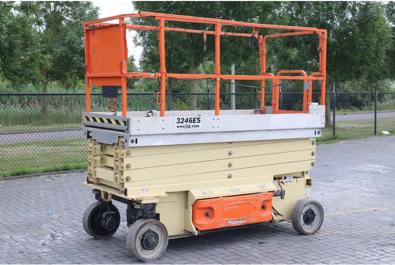 JLG 3246 ES | 12 METER | 320 KG - Lift u obliku makaza: slika 2 JLG 3246 ES | 12 METER | 320 KG - Lift u obliku makaza: slika 2
