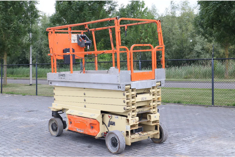 JLG 3246 ES | 12 METER | 320 KG - Lift u obliku makaza: slika 3 JLG 3246 ES | 12 METER | 320 KG - Lift u obliku makaza: slika 3