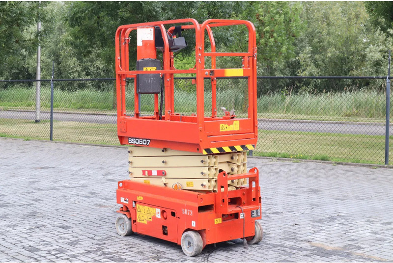 LGMG AS0507 | 6.3 METER | 230 KG | GS-1330 | ES1330 - Lift u obliku makaza: slika 2 LGMG AS0507 | 6.3 METER | 230 KG | GS-1330 | ES1330 - Lift u obliku makaza: slika 2