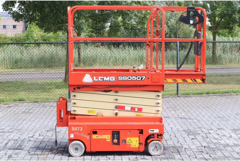 LGMG AS0507 | 6.3 METER | 230 KG | GS-1330 | ES1330 - Lift u obliku makaza: slika 4 LGMG AS0507 | 6.3 METER | 230 KG | GS-1330 | ES1330 - Lift u obliku makaza: slika 4