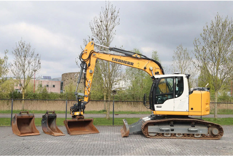 Liebherr R914 COMPACT S | ROTOTILT | 3X BUCKET | DOZERBLADE - Bager guseničar: slika 1 Liebherr R914 COMPACT S | ROTOTILT | 3X BUCKET | DOZERBLADE - Bager guseničar: slika 1
