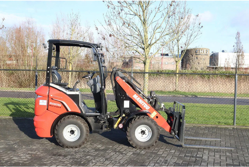 Manitou MLA 2-25 H | FORKS | QUICK COUPLER | NEW UNUSED - Utovarivač točkaš: slika 4 Manitou MLA 2-25 H | FORKS | QUICK COUPLER | NEW UNUSED - Utovarivač točkaš: slika 4