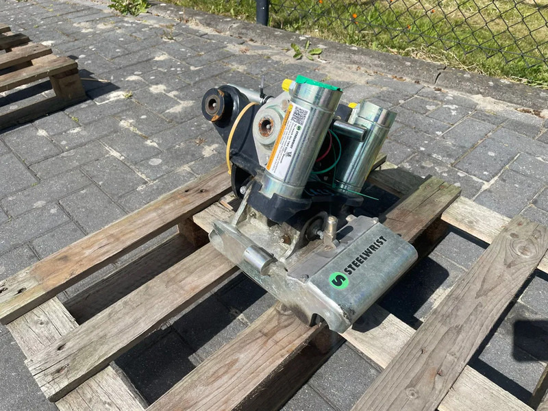 Sanderson STEELWRIST TMX S30 -180HA | TILT QUICKCOUPLER | TILTING COUPLER | NEW - Tiltrotator za Građevinska mašina: slika 1 Sanderson STEELWRIST TMX S30 -180HA | TILT QUICKCOUPLER | TILTING COUPLER | NEW - Tiltrotator za Građevinska mašina: slika 1