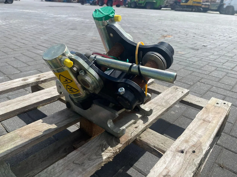 Sanderson STEELWRIST TMX S30 -180HA | TILT QUICKCOUPLER | TILTING COUPLER | NEW - Tiltrotator za Građevinska mašina: slika 5 Sanderson STEELWRIST TMX S30 -180HA | TILT QUICKCOUPLER | TILTING COUPLER | NEW - Tiltrotator za Građevinska mašina: slika 5