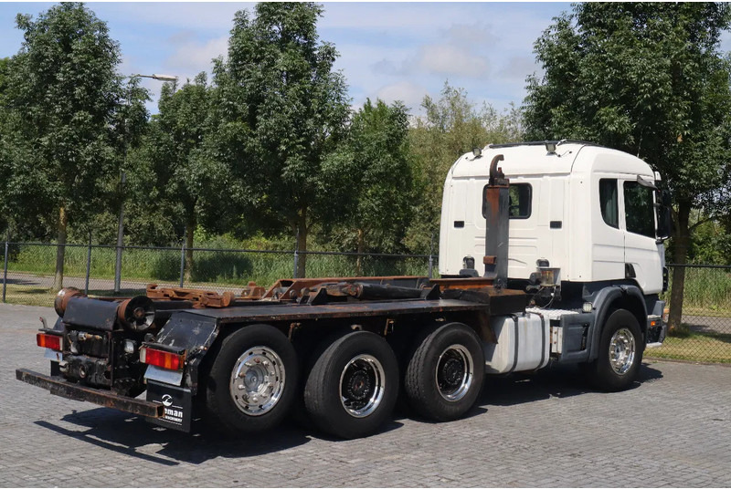 Scania P124-420 | 8X4 | HOOKLIFT | MANUAL | BIG AXLES | EURO 3 - Kamion sa hidrauličnom kukom: slika 5 Scania P124-420 | 8X4 | HOOKLIFT | MANUAL | BIG AXLES | EURO 3 - Kamion sa hidrauličnom kukom: slika 5