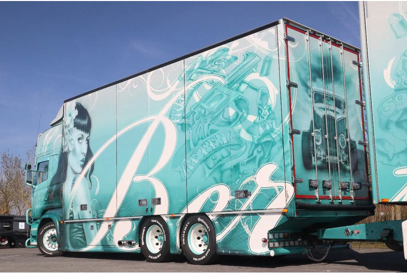 Scania R560 V8 | BERTHONS HOT ROD | CUSTOM SPECIAL TRUCK - Kamion sa zatvorenim sandukom: slika 3 Scania R560 V8 | BERTHONS HOT ROD | CUSTOM SPECIAL TRUCK - Kamion sa zatvorenim sandukom: slika 3