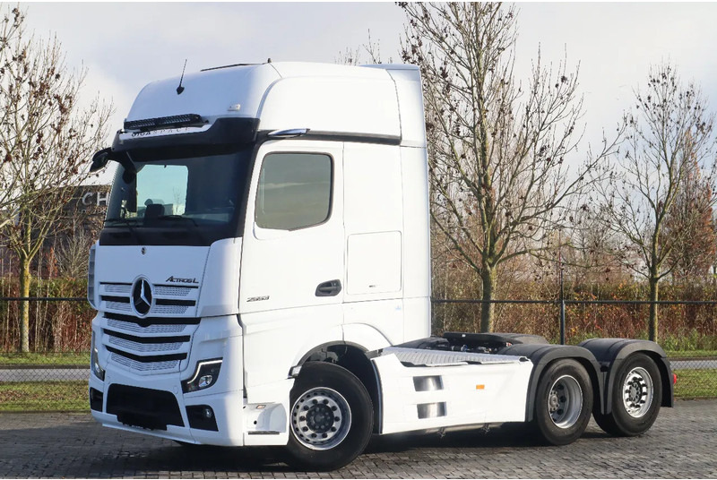 Mercedes-Benz Actros 2553 | 6X2 | FULL AIR | RETARDER | 33.000 KM! | EURO 6 - Tegljač: slika 1 Mercedes-Benz Actros 2553 | 6X2 | FULL AIR | RETARDER | 33.000 KM! | EURO 6 - Tegljač: slika 1