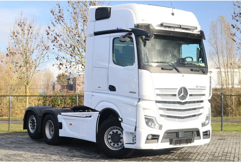 Mercedes-Benz Actros 2553 | 6X2 | FULL AIR | RETARDER | 33.000 KM! | EURO 6 - Tegljač: slika 3 Mercedes-Benz Actros 2553 | 6X2 | FULL AIR | RETARDER | 33.000 KM! | EURO 6 - Tegljač: slika 3
