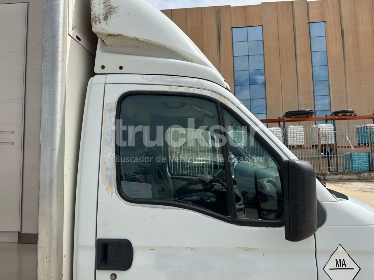 IVECO 35C14 - Dostavno vozilo sa zatvorenim sandukom: slika 5 IVECO 35C14 - Dostavno vozilo sa zatvorenim sandukom: slika 5