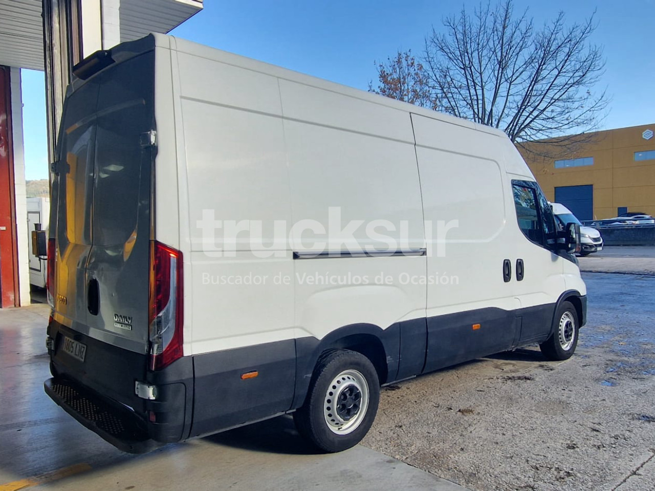 IVECO 35S14 12M3 - Dostavno vozilo sa zatvorenim sandukom: slika 3 IVECO 35S14 12M3 - Dostavno vozilo sa zatvorenim sandukom: slika 3