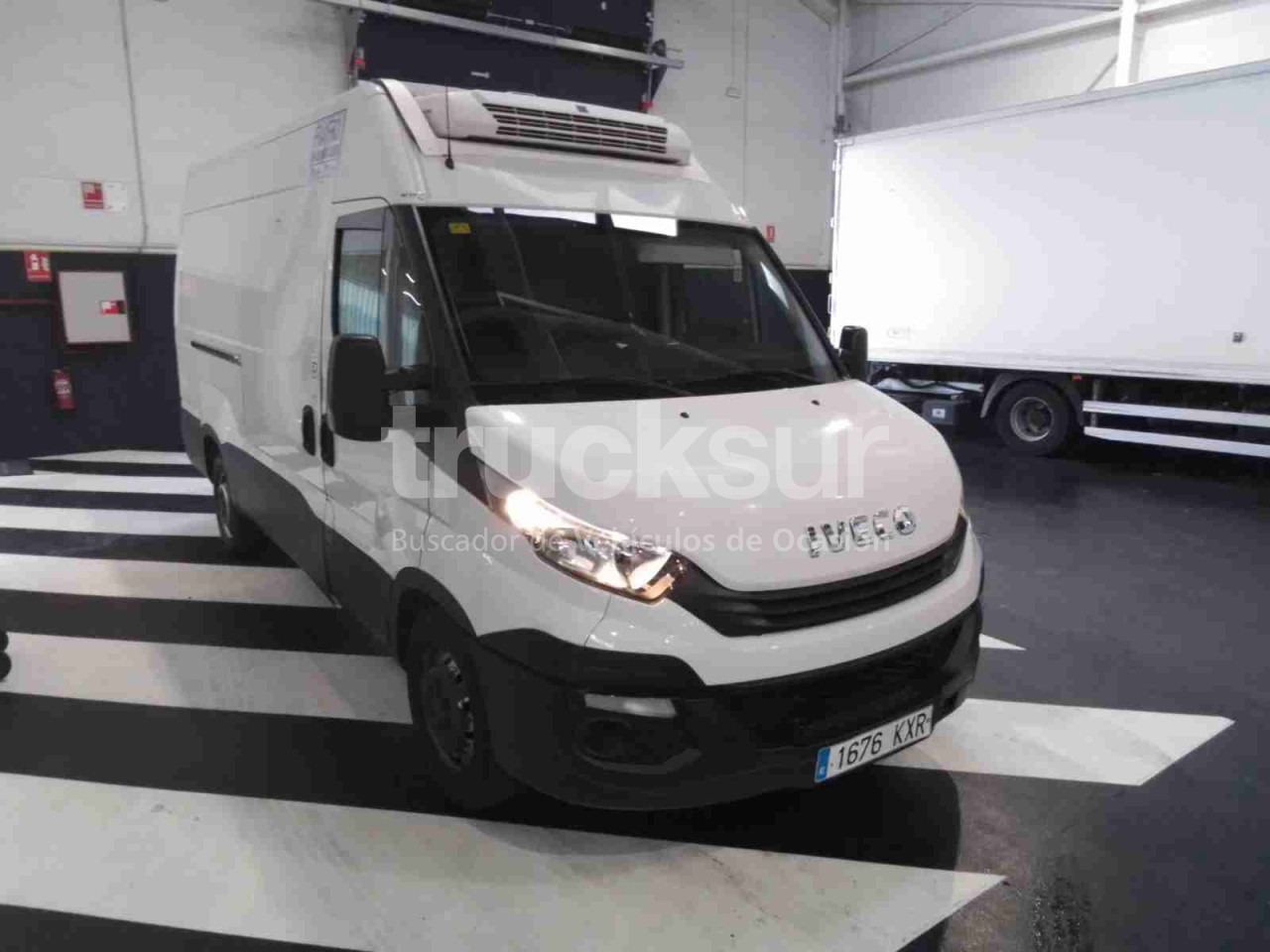 IVECO 35S14 FRC-X - Dostavno vozilo sa zatvorenim sandukom: slika 1 IVECO 35S14 FRC-X - Dostavno vozilo sa zatvorenim sandukom: slika 1