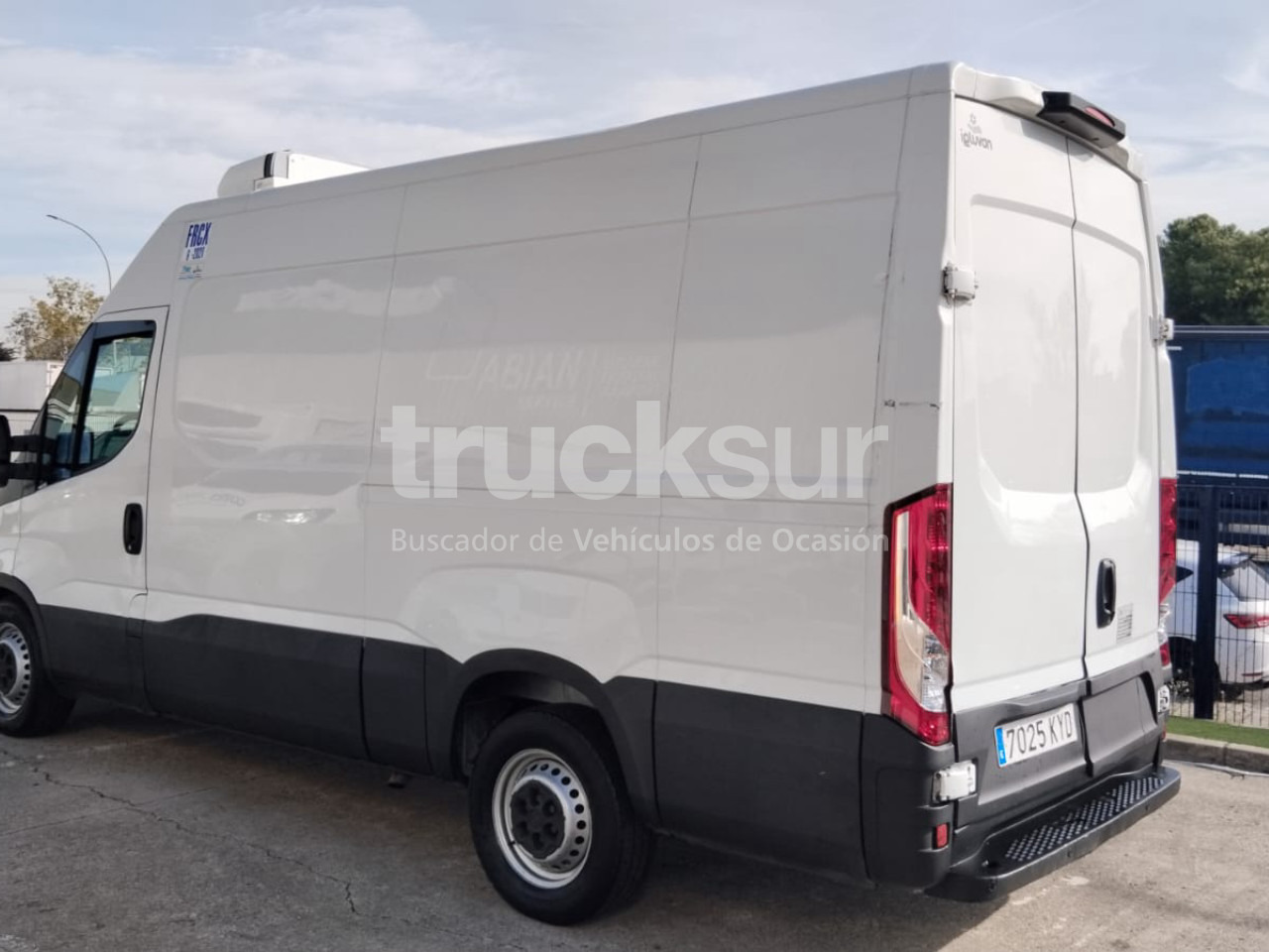 IVECO 35S16 12MS FRC-X - Dostavno vozilo sa zatvorenim sandukom: slika 5 IVECO 35S16 12MS FRC-X - Dostavno vozilo sa zatvorenim sandukom: slika 5