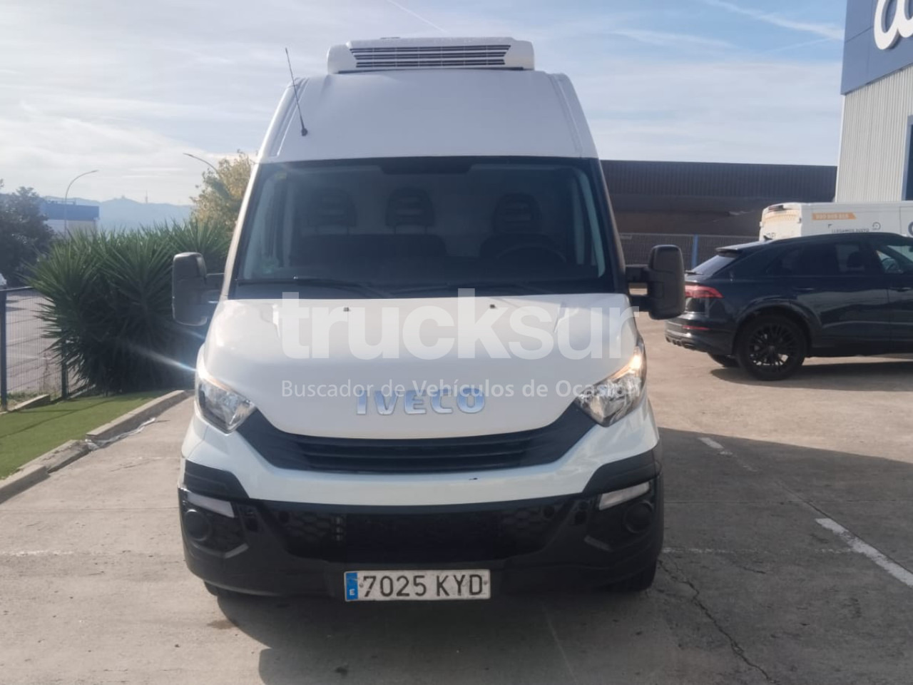 IVECO 35S16 12MS FRC-X - Dostavno vozilo sa zatvorenim sandukom: slika 3 IVECO 35S16 12MS FRC-X - Dostavno vozilo sa zatvorenim sandukom: slika 3