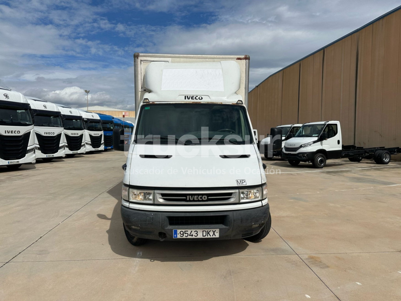 IVECO DAILY 35C14 - Dostavno vozilo sa zatvorenim sandukom: slika 3 IVECO DAILY 35C14 - Dostavno vozilo sa zatvorenim sandukom: slika 3