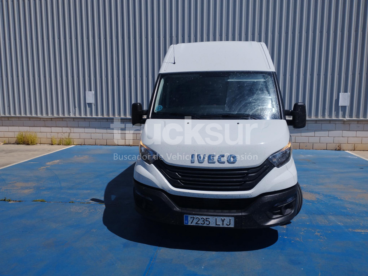 IVECO DAILY 35S16 F 12M3 - Dostavno vozilo sa zatvorenim sandukom: slika 3 IVECO DAILY 35S16 F 12M3 - Dostavno vozilo sa zatvorenim sandukom: slika 3