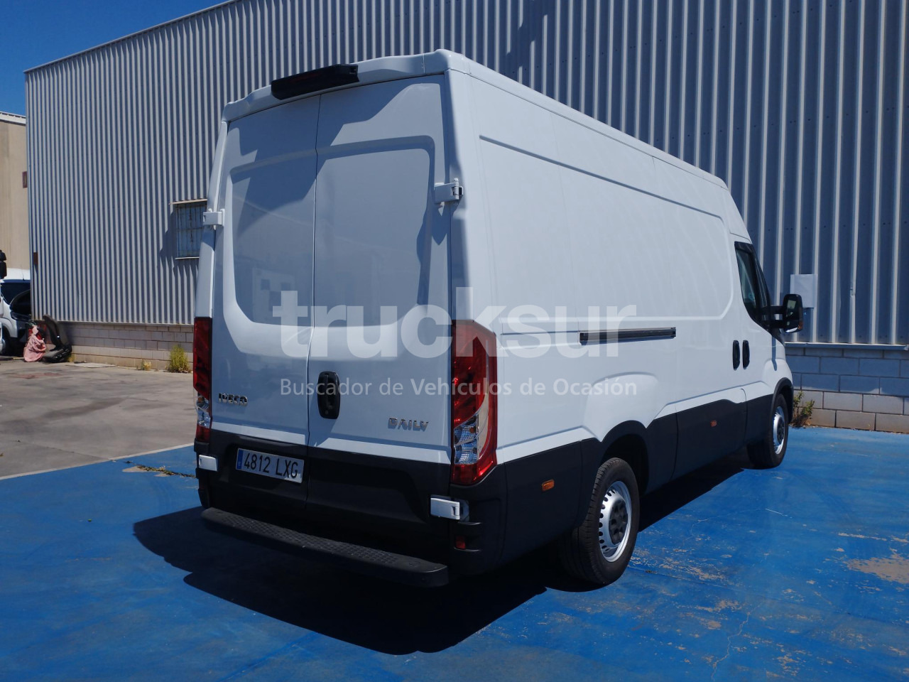 IVECO DAILY 35S16 F 12M3 - Dostavno vozilo sa zatvorenim sandukom: slika 4 IVECO DAILY 35S16 F 12M3 - Dostavno vozilo sa zatvorenim sandukom: slika 4
