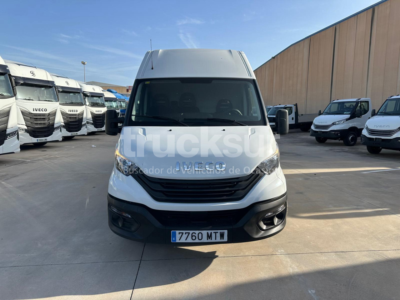 IVECO DAILY 35S16 F 16M3 - Dostavno vozilo sa zatvorenim sandukom: slika 3 IVECO DAILY 35S16 F 16M3 - Dostavno vozilo sa zatvorenim sandukom: slika 3