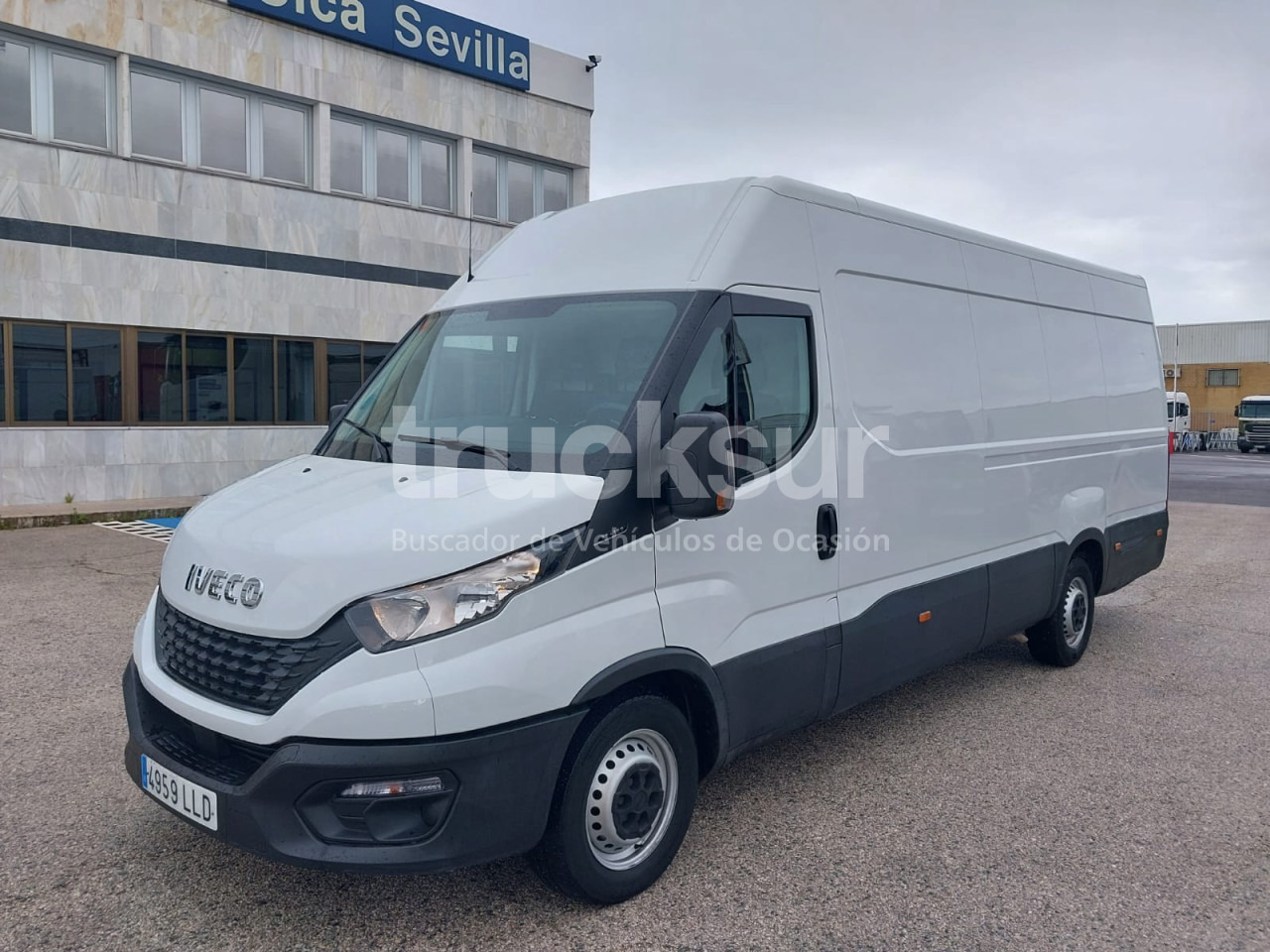 IVECO DAILY 35S16 - Dostavno vozilo sa zatvorenim sandukom: slika 1 IVECO DAILY 35S16 - Dostavno vozilo sa zatvorenim sandukom: slika 1