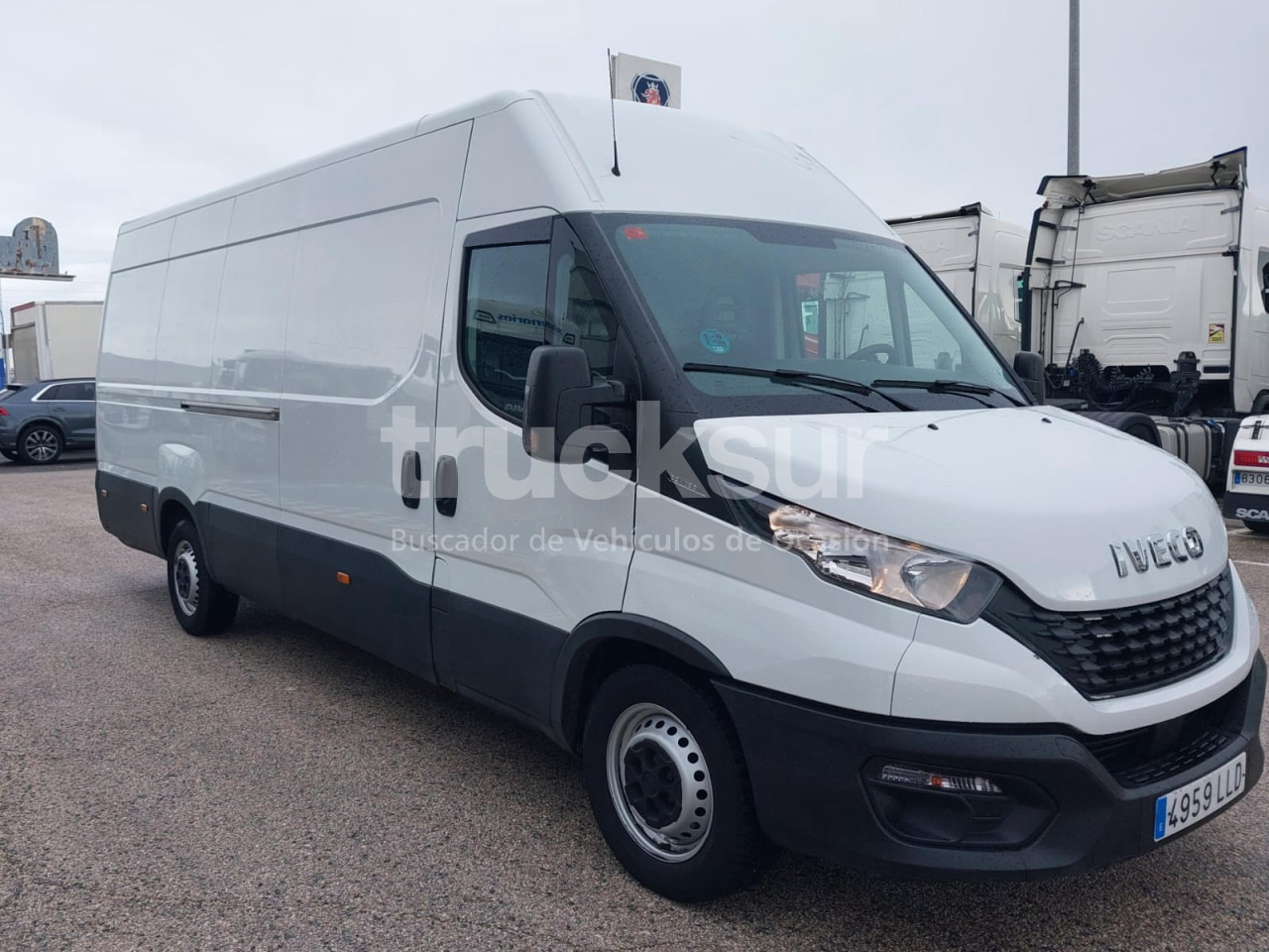 IVECO DAILY 35S16 - Dostavno vozilo sa zatvorenim sandukom: slika 2 IVECO DAILY 35S16 - Dostavno vozilo sa zatvorenim sandukom: slika 2