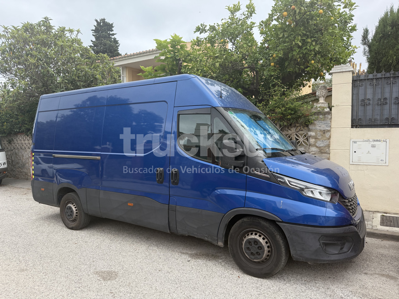 IVECO DAILY 35S16 - Dostavno vozilo sa zatvorenim sandukom: slika 1 IVECO DAILY 35S16 - Dostavno vozilo sa zatvorenim sandukom: slika 1
