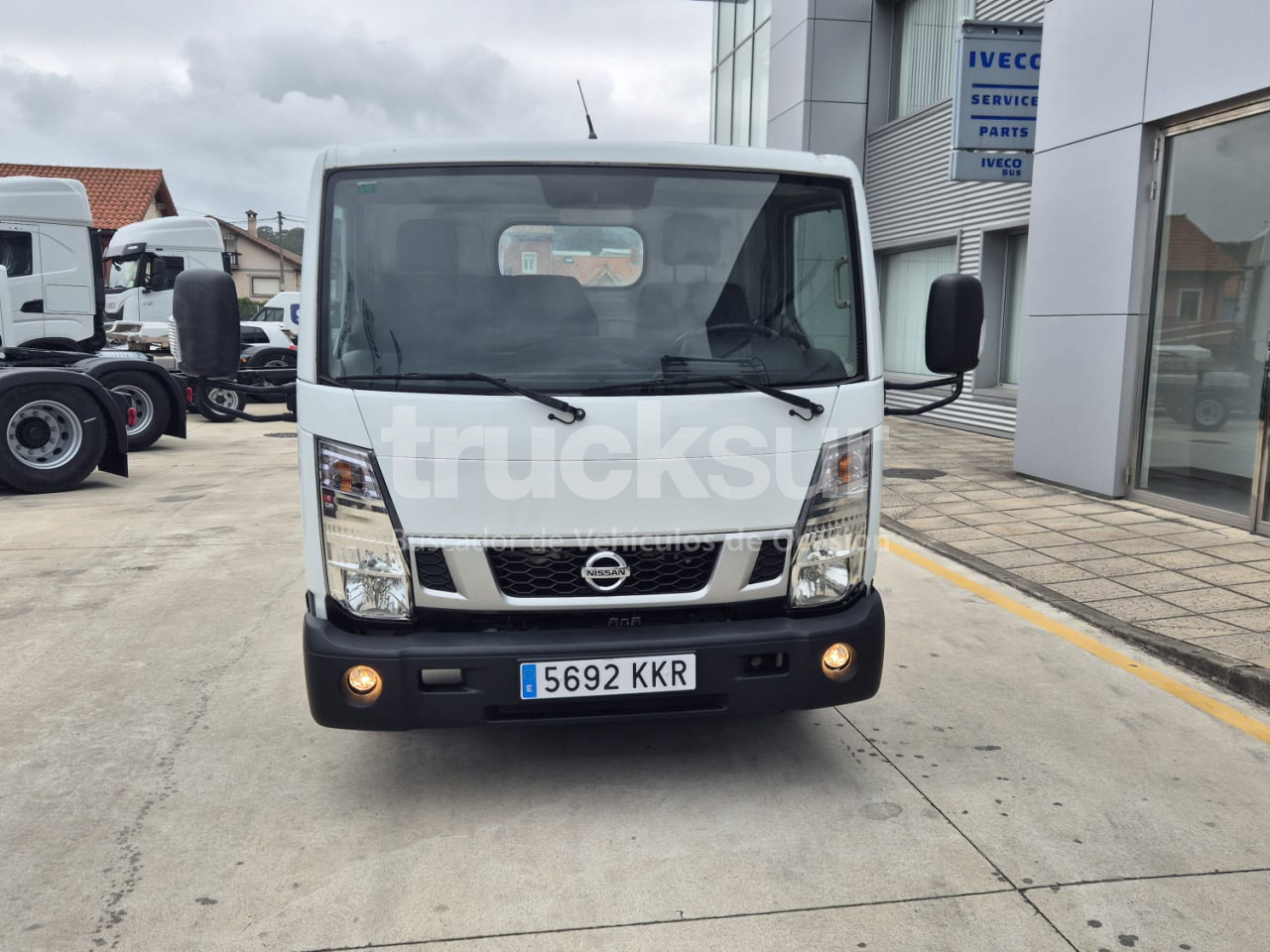 NISSAN NT 400 - Kamion sa golom šasijom i zatvorenom kabinom: slika 3 NISSAN NT 400 - Kamion sa golom šasijom i zatvorenom kabinom: slika 3