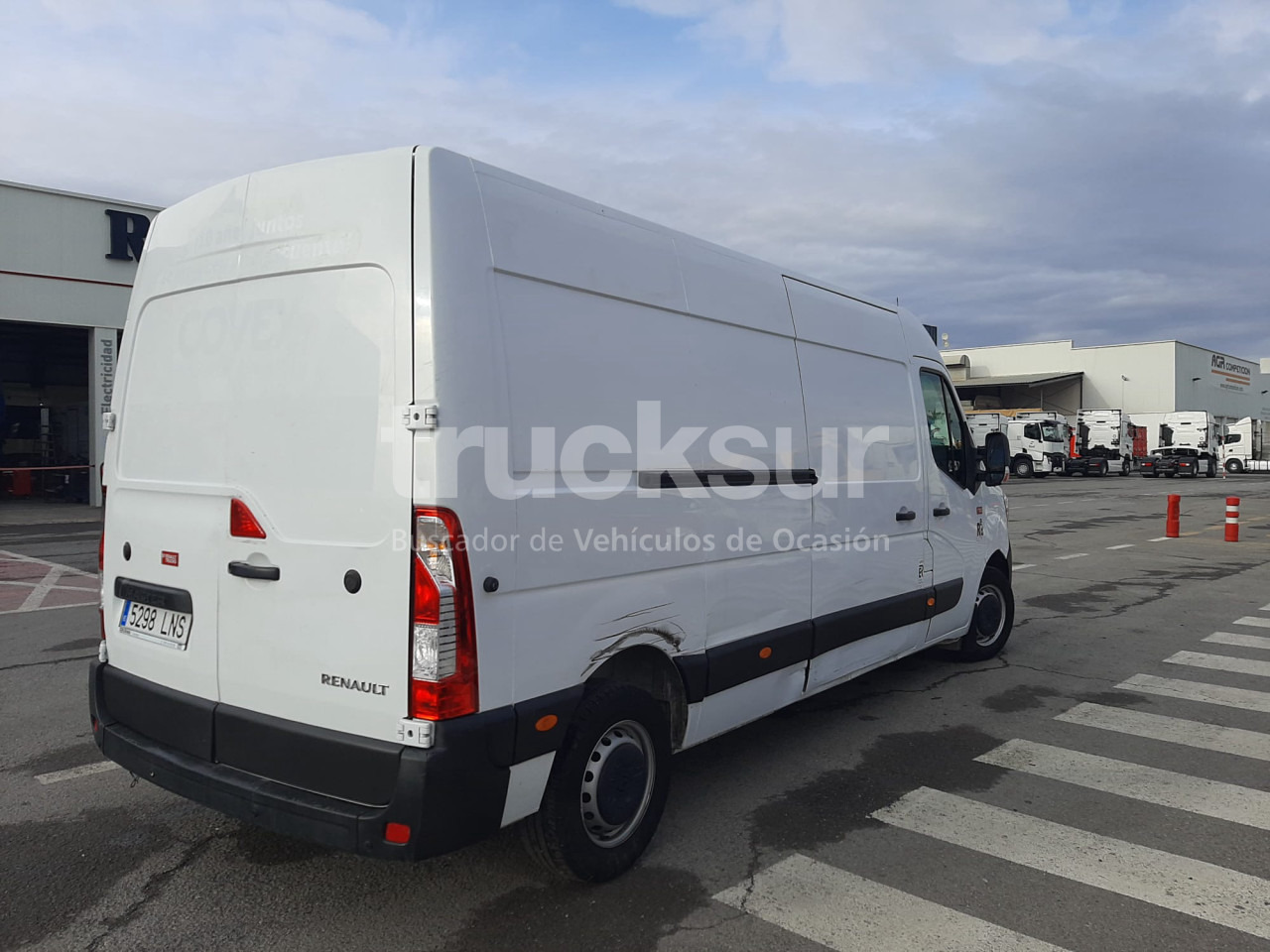 RENAULT 130.35 L3H2 - Dostavno vozilo sa zatvorenim sandukom: slika 4 RENAULT 130.35 L3H2 - Dostavno vozilo sa zatvorenim sandukom: slika 4