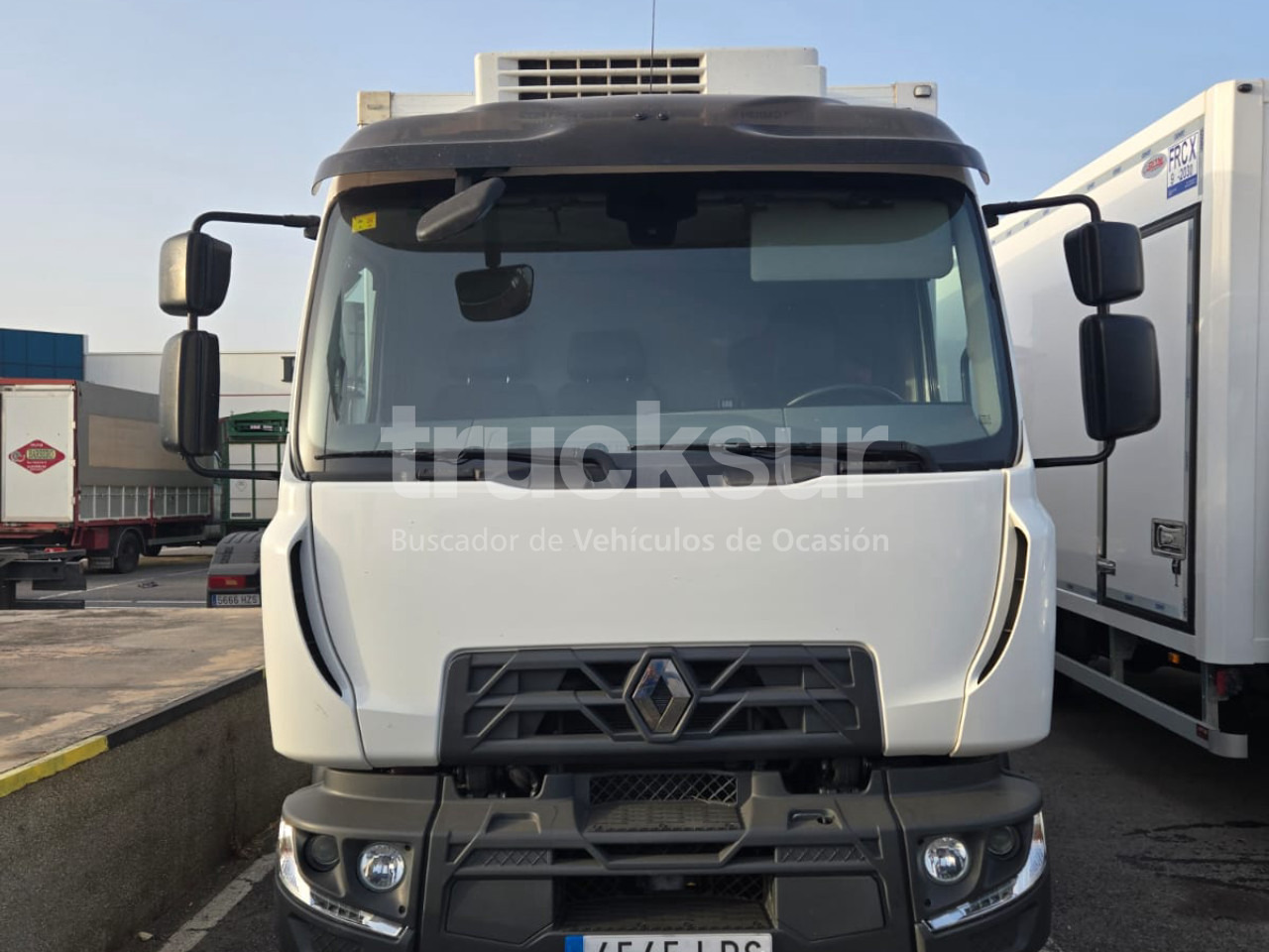 RENAULT D 12.240 FRC-X - Kamion sa zatvorenim sandukom: slika 2 RENAULT D 12.240 FRC-X - Kamion sa zatvorenim sandukom: slika 2
