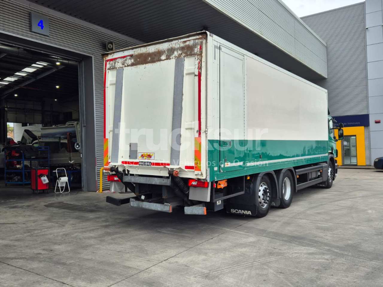 SCANIA P320.26 ejes 6x2*4 - Kamion sa ceradom: slika 4 SCANIA P320.26 ejes 6x2*4 - Kamion sa ceradom: slika 4