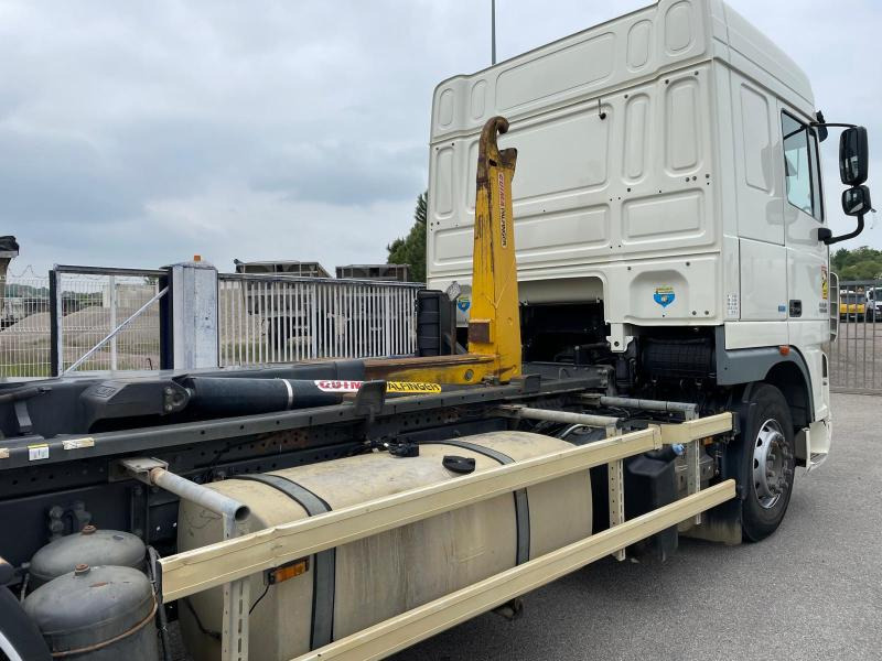 Kamion sa hidrauličnom kukom DAF XF105 460: slika 9 Kamion sa hidrauličnom kukom DAF XF105 460: slika 9