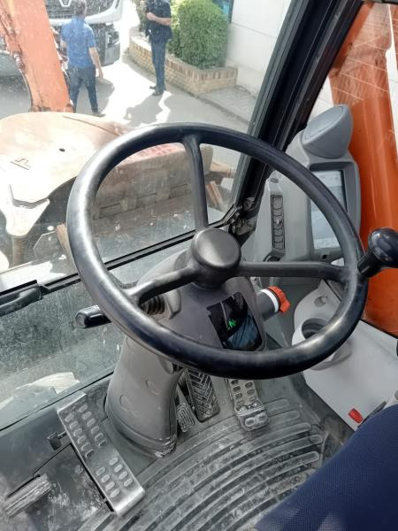 Hitachi ZAXIS 140W - Bager točkaš: slika 4 Hitachi ZAXIS 140W - Bager točkaš: slika 4