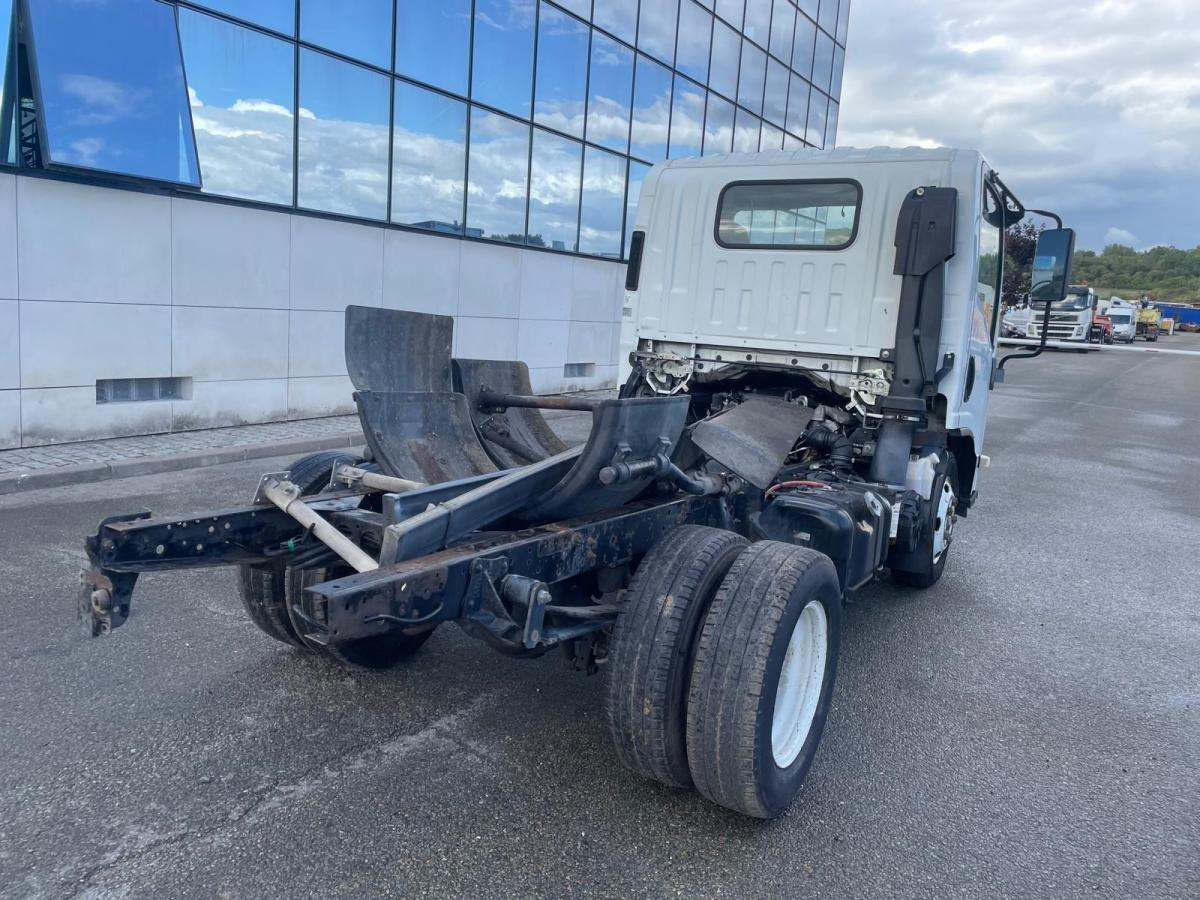 Isuzu - Kamion sa golom šasijom i zatvorenom kabinom: slika 3 Isuzu - Kamion sa golom šasijom i zatvorenom kabinom: slika 3