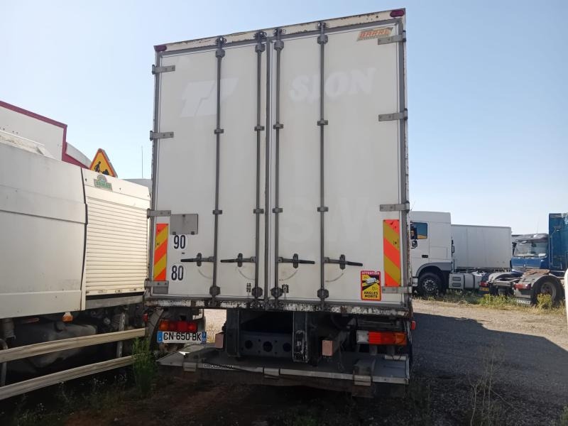 Mercedes Axor 1829 - Kamion sa zatvorenim sandukom: slika 2 Mercedes Axor 1829 - Kamion sa zatvorenim sandukom: slika 2