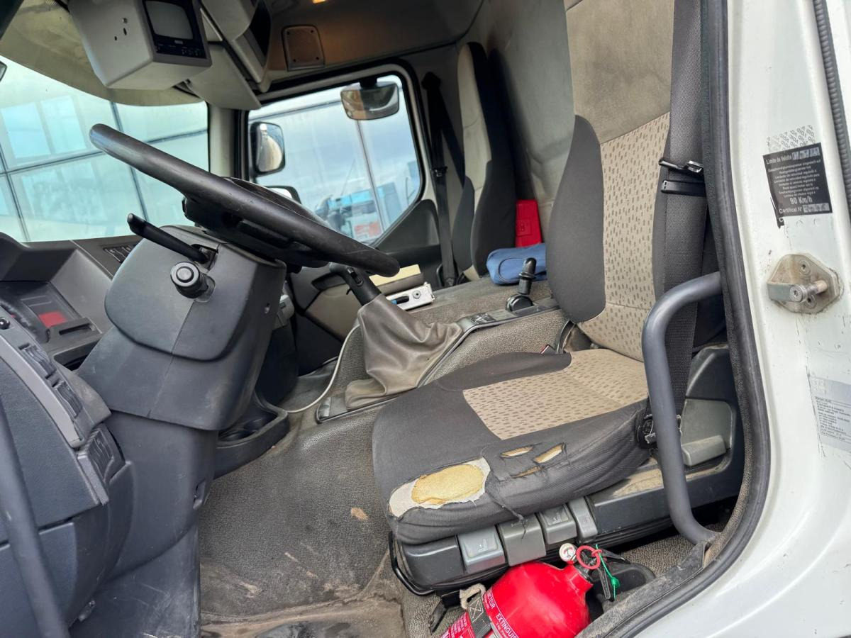Kamion cisterna za prevoz goriva Renault Premium 370 DXI: slika 20
