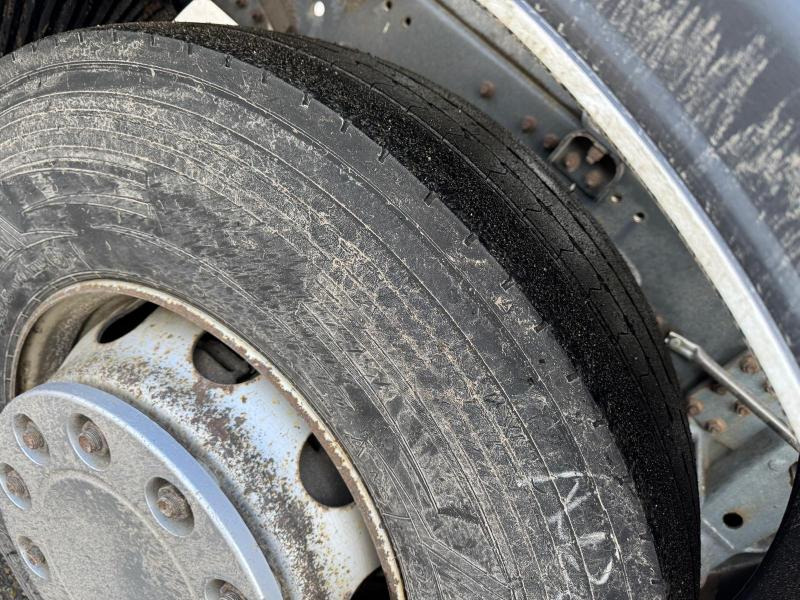 Kamion cisterna za prevoz goriva Renault Premium 370 DXI: slika 12